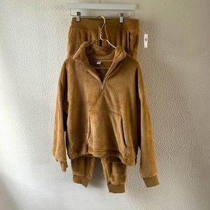 Old Navy, Women's Tan fleece jogger comfy outfit size medium